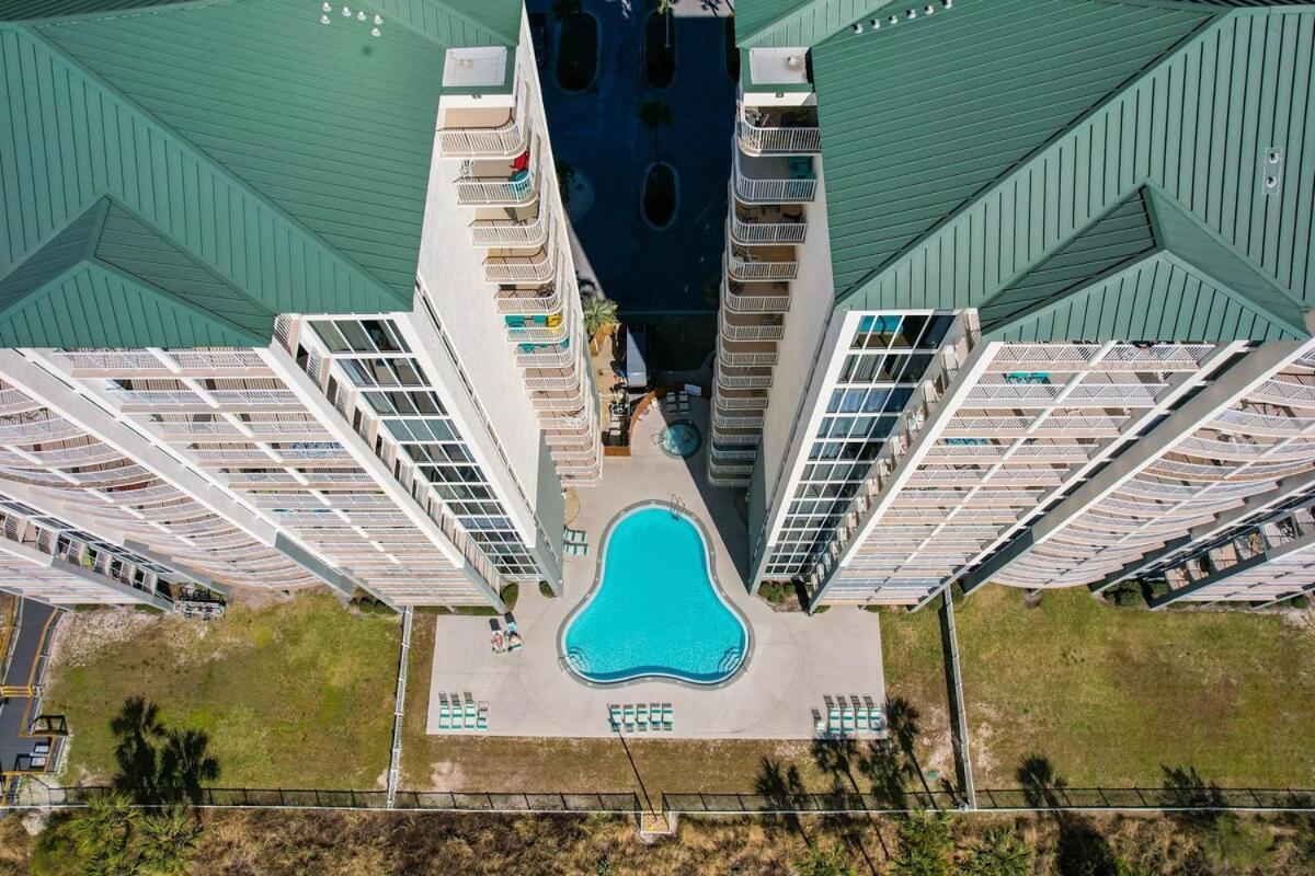 Long 1-706 Apartment *
